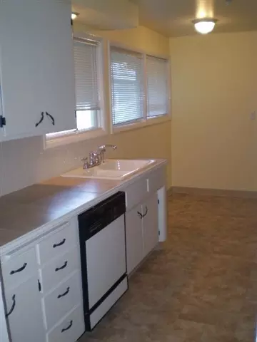 1307 S Crestline St, Spokane, WA 99202 photo 3