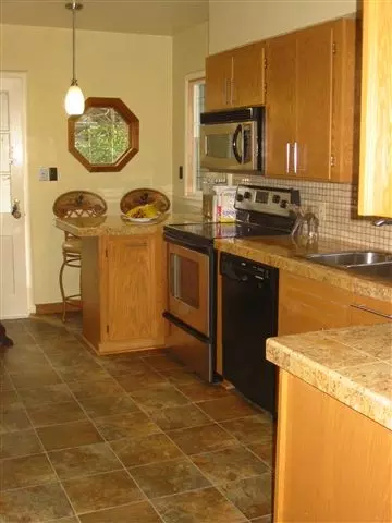 1018 E 17th, Spokane, WA 99203 photo 2