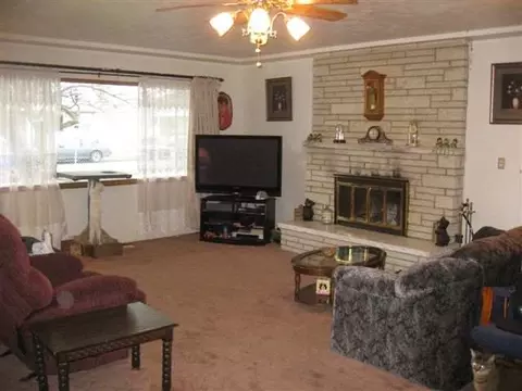 1731 Everett, Spokane, WA 99207 photo 2