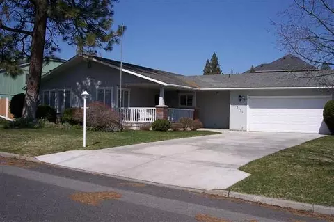 2121 E 48th Ave, Spokane, WA 99223 photo 1