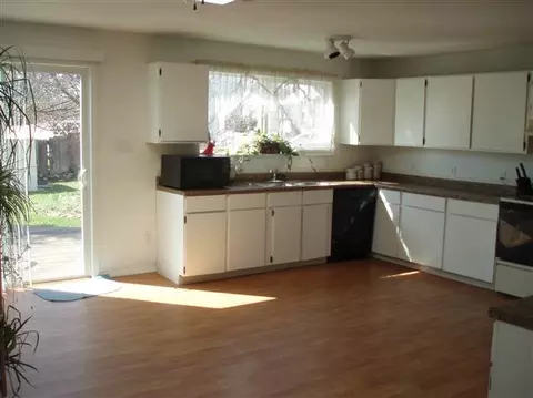 2114 E Rich, Spokane, WA 99207 photo 4