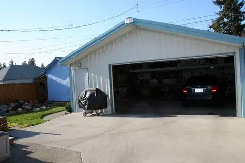 827 E Heroy Ave, Spokane, WA 99207 photo 9