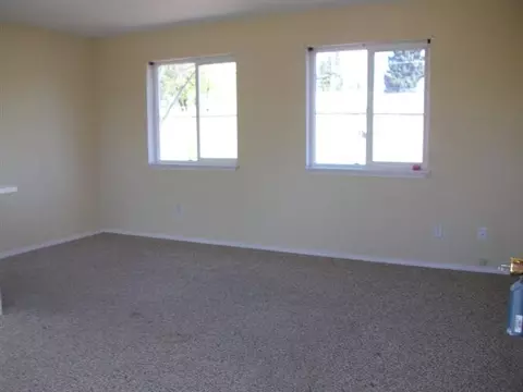 561 Everett, Spokane, WA 99207 photo 2