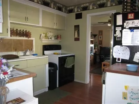 1012 E Hoffman Ave, Spokane, WA 99207 photo 5