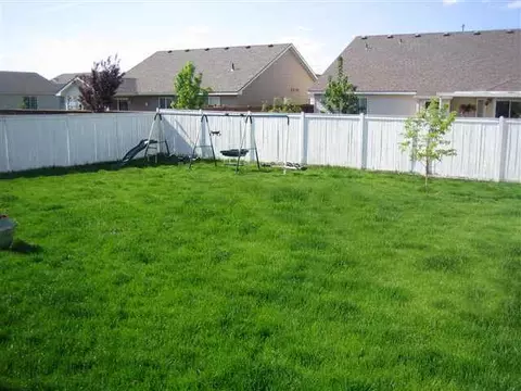 1613 E Beacon Ln, Spokane, WA 99217 photo 8