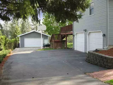 1212 E Glencrest Dr, Spokane, WA 99208 photo 2