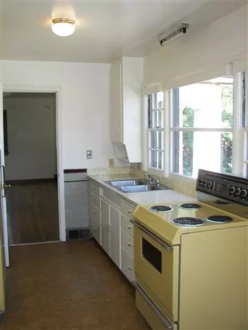 2002 Empire Ave, Spokane, WA 99207 photo 4