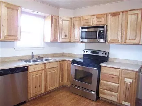 927 E Sanson, Spokane, WA 99207 photo 2