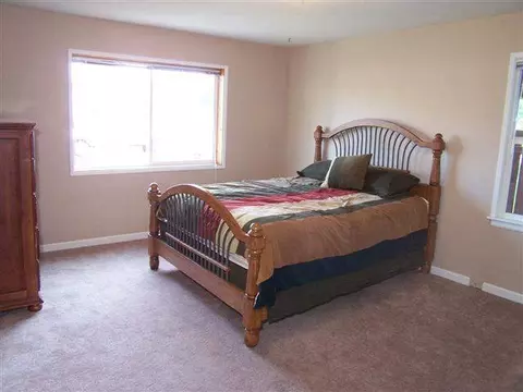 927 E Sanson, Spokane, WA 99207 photo 5