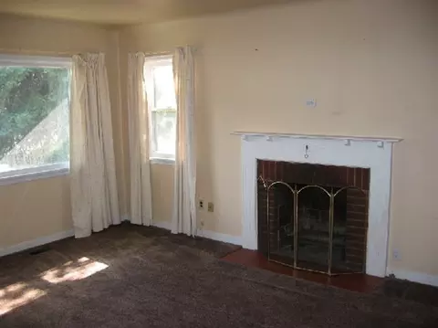 603 E Hoffman, Spokane, WA 99207 photo 2