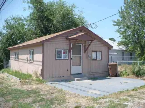 2722 E Sharp Ave, Spokane, WA 99202 photo 1