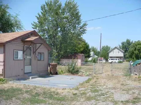 2722 E Sharp Ave, Spokane, WA 99202 photo 2