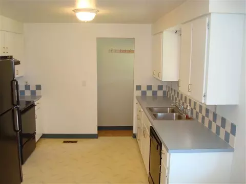 3014 E Marshall, Spokane, WA 99207 photo 2