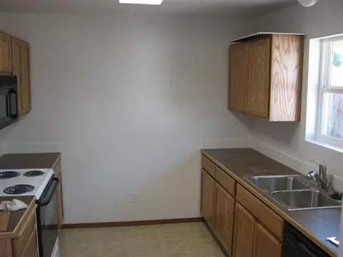 1109 E Queen Ave, Spokane, WA 99207 photo 3