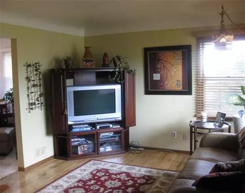 2329 E Marshall Ave, Spokane, WA 99207 photo 2