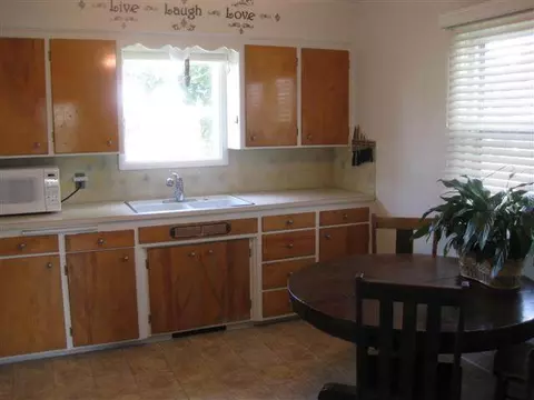 2329 E Marshall Ave, Spokane, WA 99207 photo 3