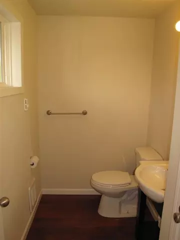 2011 E Columbia Ave, Spokane, WA 99207 photo 5