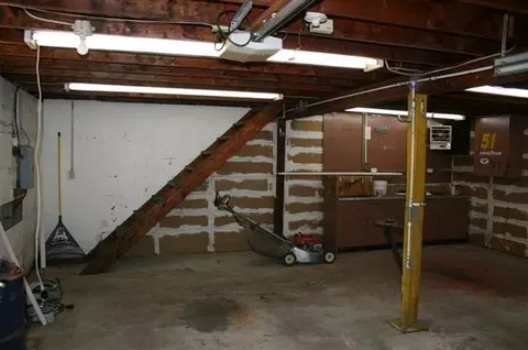 2425 E Marshall, Spokane, WA 99207 photo 9