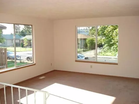 619 E Bismark, Spokane, WA 99208 photo 2