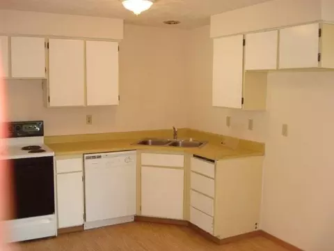 619 E Bismark, Spokane, WA 99208 photo 3