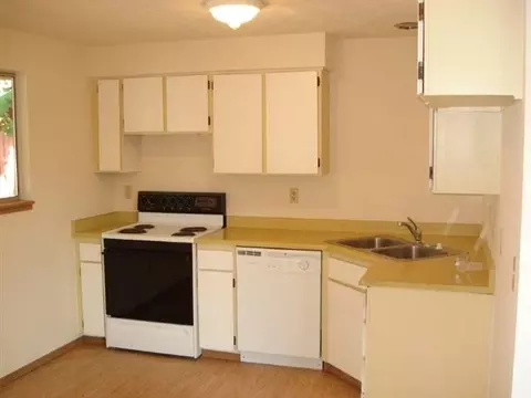 619 E Bismark, Spokane, WA 99208 photo 4