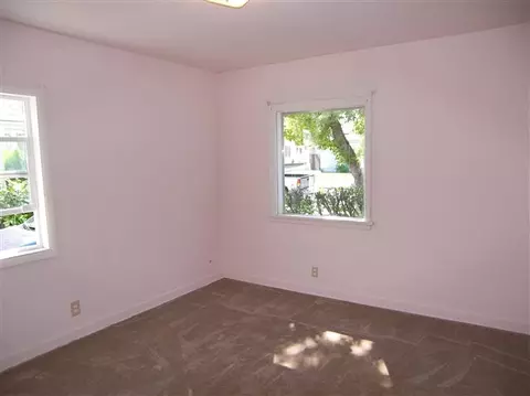 549 E Hoffman Ave, Spokane, WA 99207 photo 5