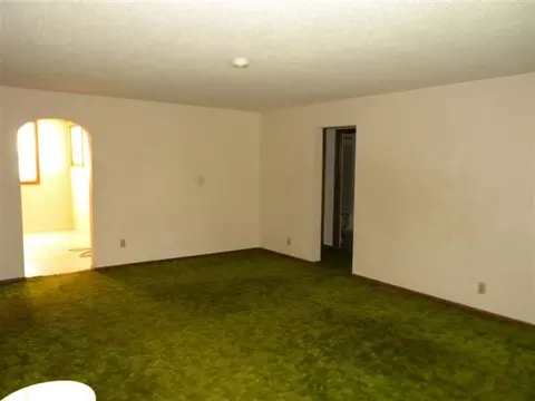 514 E Crown Ave, Spokane, WA 99207 photo 5