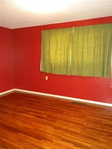 514 E Crown Ave, Spokane, WA 99207 photo 4