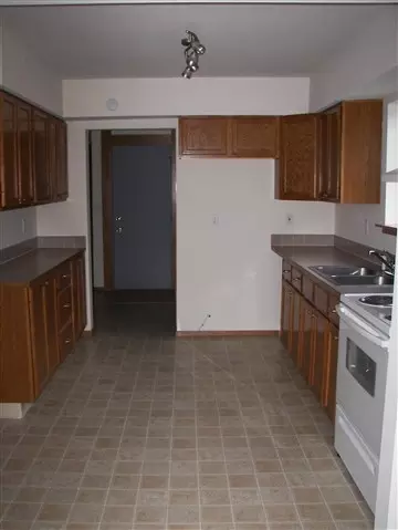 2121 E Longfellow, Spokane, WA 99207 photo 3
