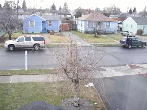 2121 E Longfellow, Spokane, WA 99207 photo 9