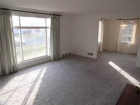 1027 E 40th Ave, Spokane, WA 99203 photo 3