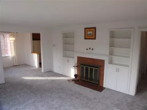 1027 E 40th Ave, Spokane, WA 99203 photo 2