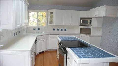 2011 E 30th Ave, Spokane, WA 99223 photo 3