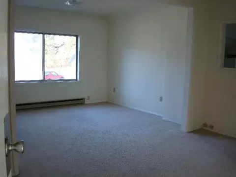 803 E 9th, Spokane, WA 99202 photo 2