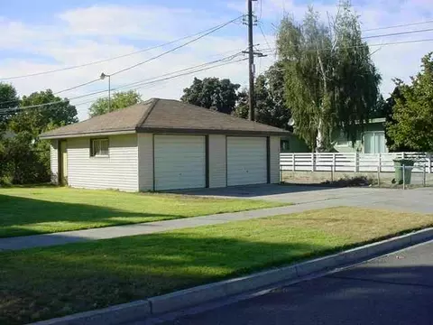 806 N 12th, Pasco, WA 99301 photo 1