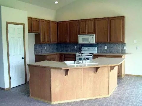 166 Henley Dr, Pasco, WA 99301 photo 3