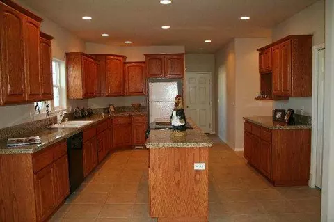 3804 Adobe, Pasco, WA 99301 photo 1