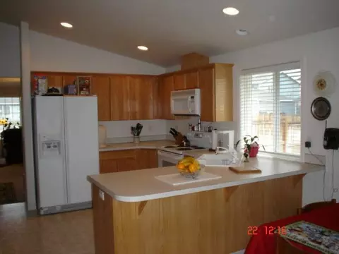 7904 Mayne Dr, Pasco, WA 99301 photo 2