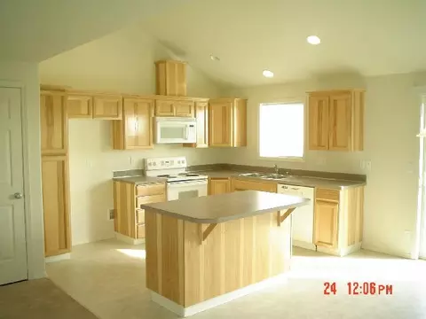 5708 Taft Dr, Pasco, WA 99301 photo 2