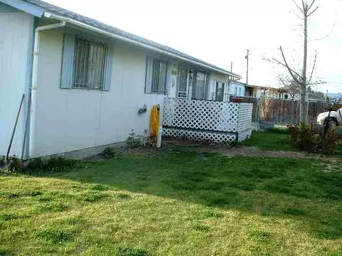 111 East St, Granger, WA 98932 photo 1