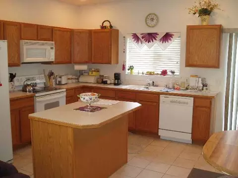 3909 Meadow View Dr, Pasco, WA 99301 photo 1