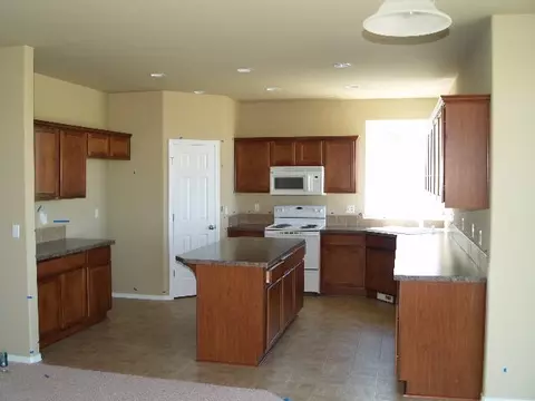 5010 Lucena Dr, Pasco, WA 99301 photo 1