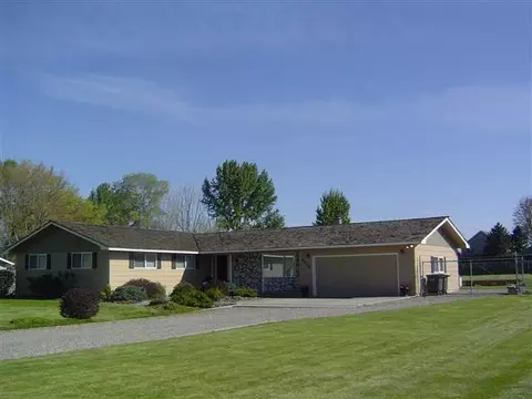 9006 W Maple Dr, Pasco, WA 99301 photo 1