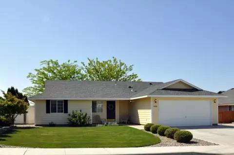 8008 Wrigley Dr, Pasco, WA 99301 photo 1