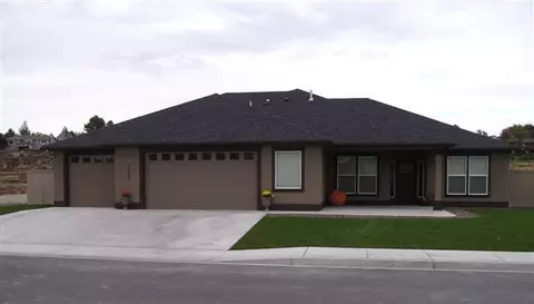 4512 Bermuda Dunes Dr, Pasco, WA 99301 photo 1