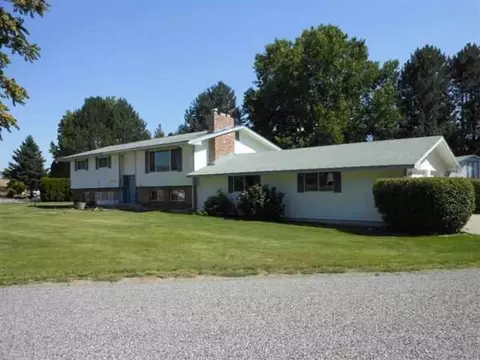 10120 Maple Dr, Pasco, WA 99301 photo 1
