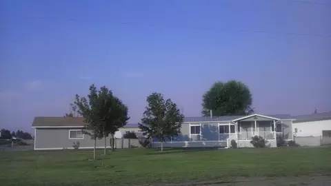 749 Hanson Loop, Burbank, WA 99323 photo 1