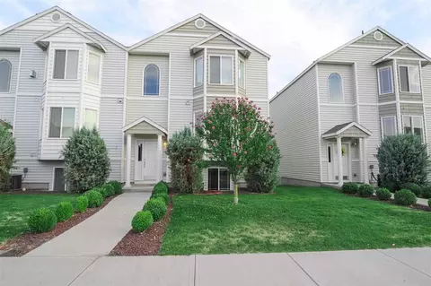 7704 Quadra Dr, Pasco, WA 99301 photo 1