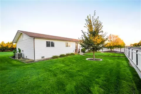 91 Westbourne Loop, Burbank, WA 99323 photo 1