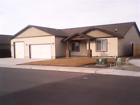 5625 Leapord, Pasco, WA 99301 photo 1